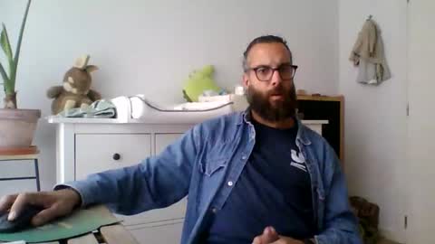 Snapshot of apc_3 chatting on November 5, 2025, 8:47 am apc_3 online show from November 5, 2025, 8:47 am