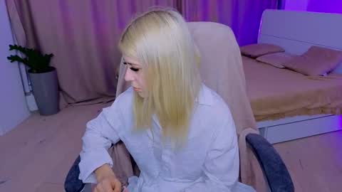 ApheliaStar online show from March 13, 2026, 4:57 pm