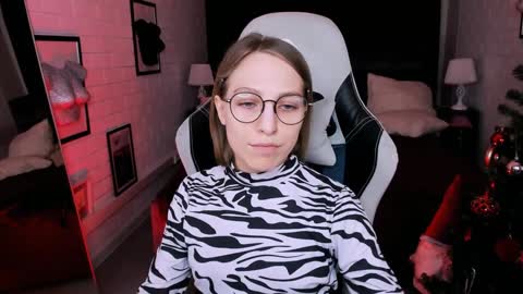 APHEX QUEEN online show from December 6, 2024, 1:44 pm