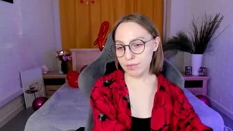 APHEX QUEEN online show from February 12, 2025, 1:06 pm