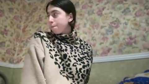 aphr0dite22 online show from April 12, 2026, 3:17 pm