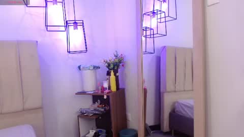 Snapshot of aphril_bluee chatting on August 3, 2026, 1:05 pm aphril_bluee online show from August 3, 2026, 1:05 pm