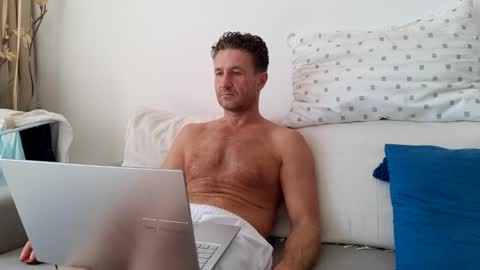 Snapshot of apollobest77 chatting on September 9, 2025, 9:09 am apollobest77 online show from September 9, 2025, 9:09 am