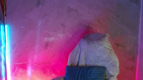 Apolo online show from September 11, 2025, 6:19 pm