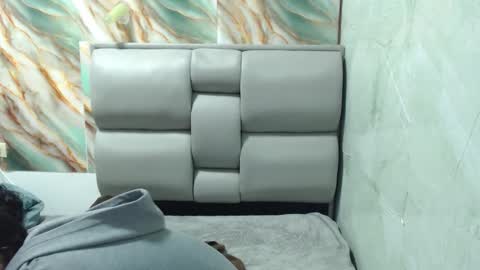 Apolo online show from October 19, 2025, 2:34 am