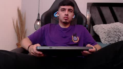 Apolo online show from October 18, 2025, 3:57 pm