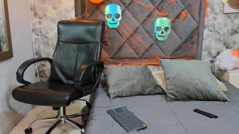 Apolo online show from October 14, 2025, 9:26 pm