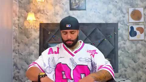 Apolo online show from December 2, 2025, 10:27 pm