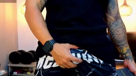 Snapshot of apolo_ryder chatting on May 8, 2026, 10:15 pm APOLO online show from May 8, 2026, 10:15 pm
