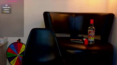 Snapshot of apolo_ryder chatting on June 17, 2026, 5:58 pm APOLO online show from June 17, 2026, 5:58 pm