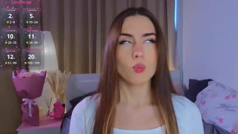 Vicki online show from December 18, 2025, 9:04 am