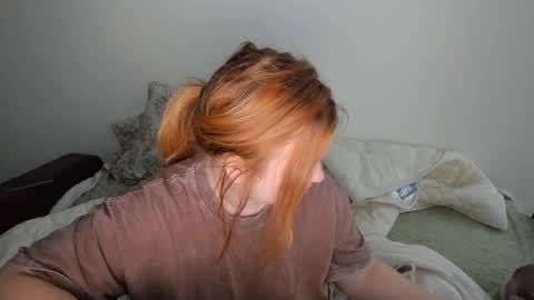 appleyummybuns online show from June 5, 2026, 4:19 am
