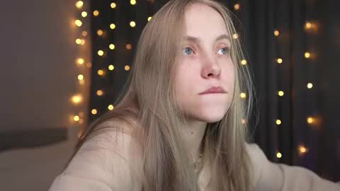  REYNA  my friend   online show from September 24, 2025, 3:37 pm