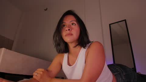 Snapshot of aprettyy chatting on April 4, 2026, 5:32 pm Anny online show from April 4, 2026, 5:32 pm