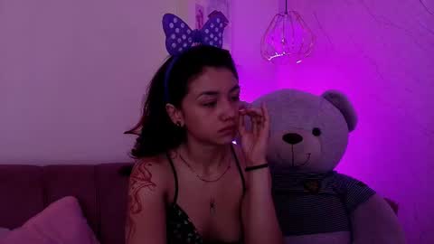   online show from October 9, 2025, 12:03 pm