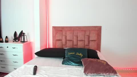 april collinsxx online show from February 22, 2025, 2:06 am