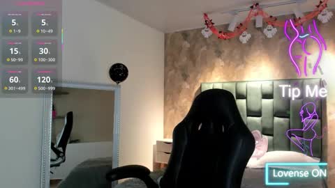  April  online show from October 28, 2025, 11:25 am