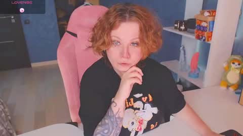 Snapshot of april_hentaigirl chatting on October 19, 2025, 7:53 am my special content online show from October 19, 2025, 7:53 am