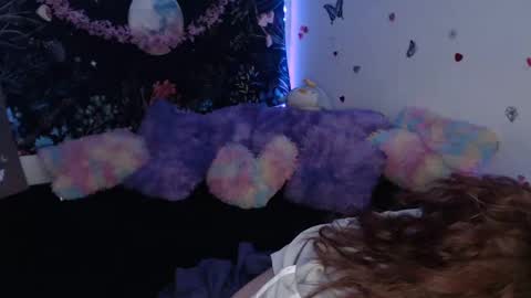 april_l6 online show from November 20, 2025, 10:09 pm