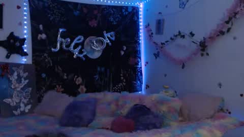 april_l6 online show from March 3, 2026, 11:10 pm