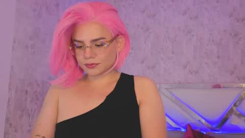 Snapshot of april_summer_ chatting on May 16, 2026, 9:13 pm Isabella online show from May 16, 2026, 9:13 pm