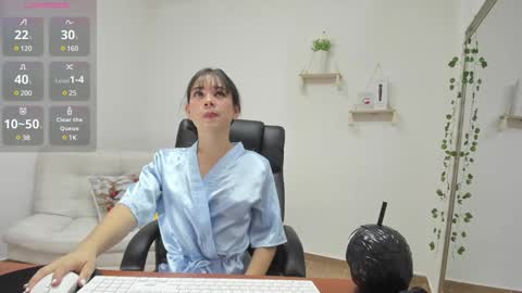 Snapshot of aprildubois_ chatting on December 6, 2024, 9:24 pm April online show from December 6, 2024, 9:24 pm