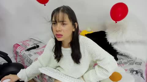 Snapshot of aprildubois_ chatting on February 15, 2025, 6:55 am April online show from February 15, 2025, 6:55 am