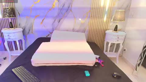 aprillross online show from April 17, 2026, 12:41 pm