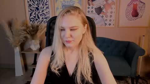 Snapshot of aprilserenity chatting on September 11, 2025, 1:17 am April. All year round. online show from September 11, 2025, 1:17 am
