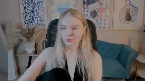 Snapshot of aprilserenity chatting on September 13, 2025, 11:26 pm April. All year round. online show from September 13, 2025, 11:26 pm