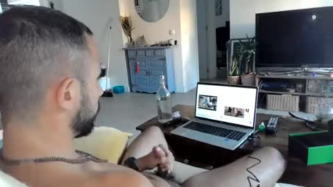 Snapshot of apupupu chatting on July 17, 2026, 6:46 pm apupupu online show from July 17, 2026, 6:46 pm