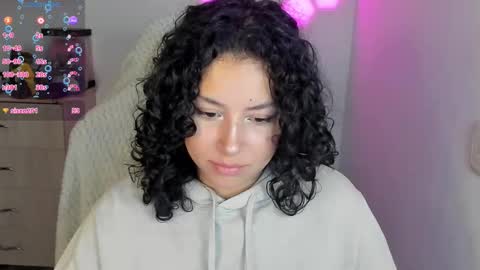 aqua emilly online show from November 20, 2025, 11:26 pm