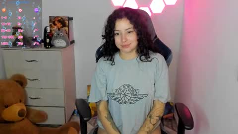 aqua emilly online show from February 26, 2026, 12:09 am