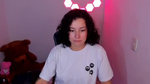 aqua emilly online show from April 1, 2026, 11:57 pm