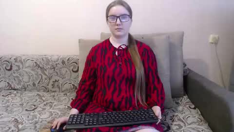 Josefin online show from March 12, 2026, 4:18 am