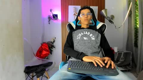 aquarius_xxx online show from October 20, 2025, 11:21 am