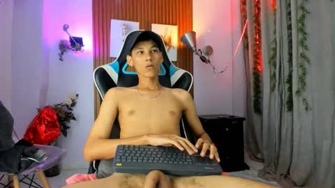 aquarius_xxx online show from October 22, 2025, 11:43 am