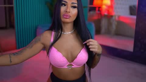 arabellaposh online show from November 30, 2025, 6:06 am