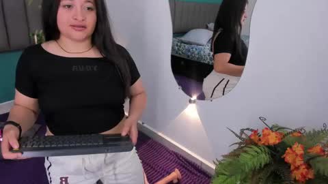 aradia_kiss online show from September 27, 2025, 8:14 pm