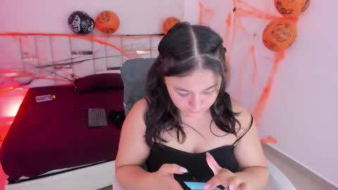 aradia_kiss online show from October 15, 2025, 9:04 pm