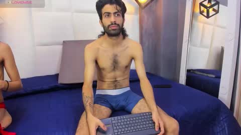 arah_issaa online show from November 3, 2025, 10:21 pm