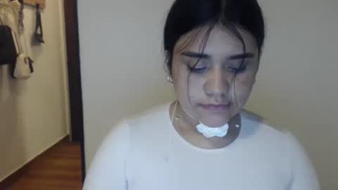 Aralyn  online show from October 19, 2025, 8:15 am