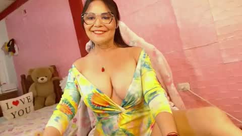 Aranza online show from February 21, 2025, 1:11 pm
