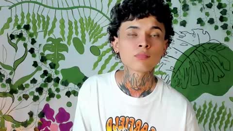 Snapshot of arceluuz chatting on December 24, 2024, 5:27 am Arceluz online show from December 24, 2024, 5:27 am