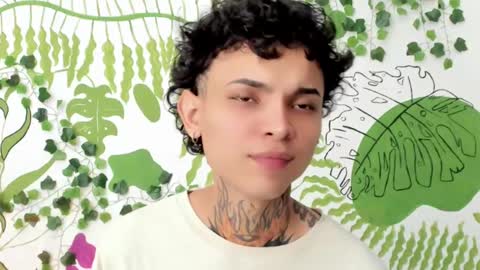 Snapshot of arceluuz chatting on December 27, 2024, 3:53 am Arceluz online show from December 27, 2024, 3:53 am