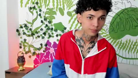 Snapshot of arceluuz chatting on December 28, 2024, 2:32 pm Arceluz online show from December 28, 2024, 2:32 pm