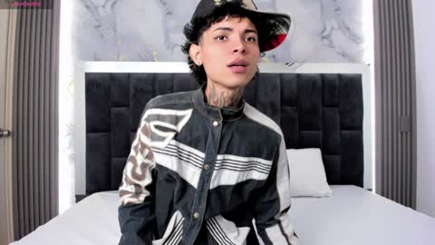 Snapshot of arceluuz chatting on February 7, 2025, 7:06 pm Arceluz online show from February 7, 2025, 7:06 pm