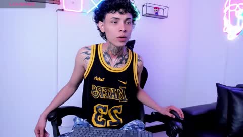 Snapshot of arceluuz chatting on February 8, 2025, 7:16 pm Arceluz online show from February 8, 2025, 7:16 pm