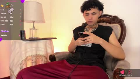 Snapshot of arceluuz chatting on February 10, 2025, 7:38 pm Arceluz online show from February 10, 2025, 7:38 pm