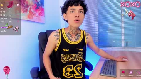 Snapshot of arceluuz chatting on February 26, 2025, 2:25 pm Arceluz online show from February 26, 2025, 2:25 pm